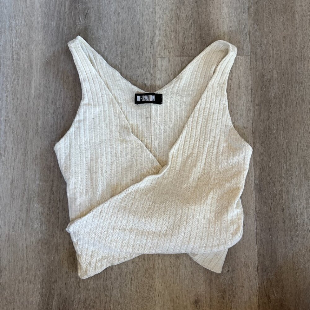 Reformation V-Neck Sleeveless Crop Top - Picture 4 of 7